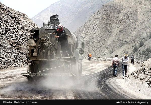 برف راه برخی روستاهای سوادکوه را مسدود کرد