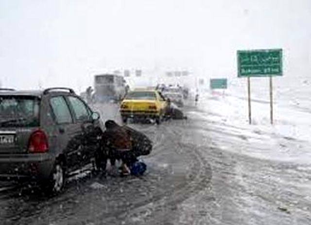 جاده های مازندران برقی و لغزنده است