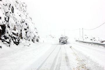 انسداد ۸ محور مواصلاتی/ تداوم بارش برف در ۱۱ استان کشور