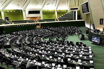 گزارش کمیسیون عمران: وزیر راه و مدیرعامل راه‌آهن در سانحه قطار نقش‌آفرین نبوده‌اند/ بررسی تمام بهانه‌های یک استیضاح